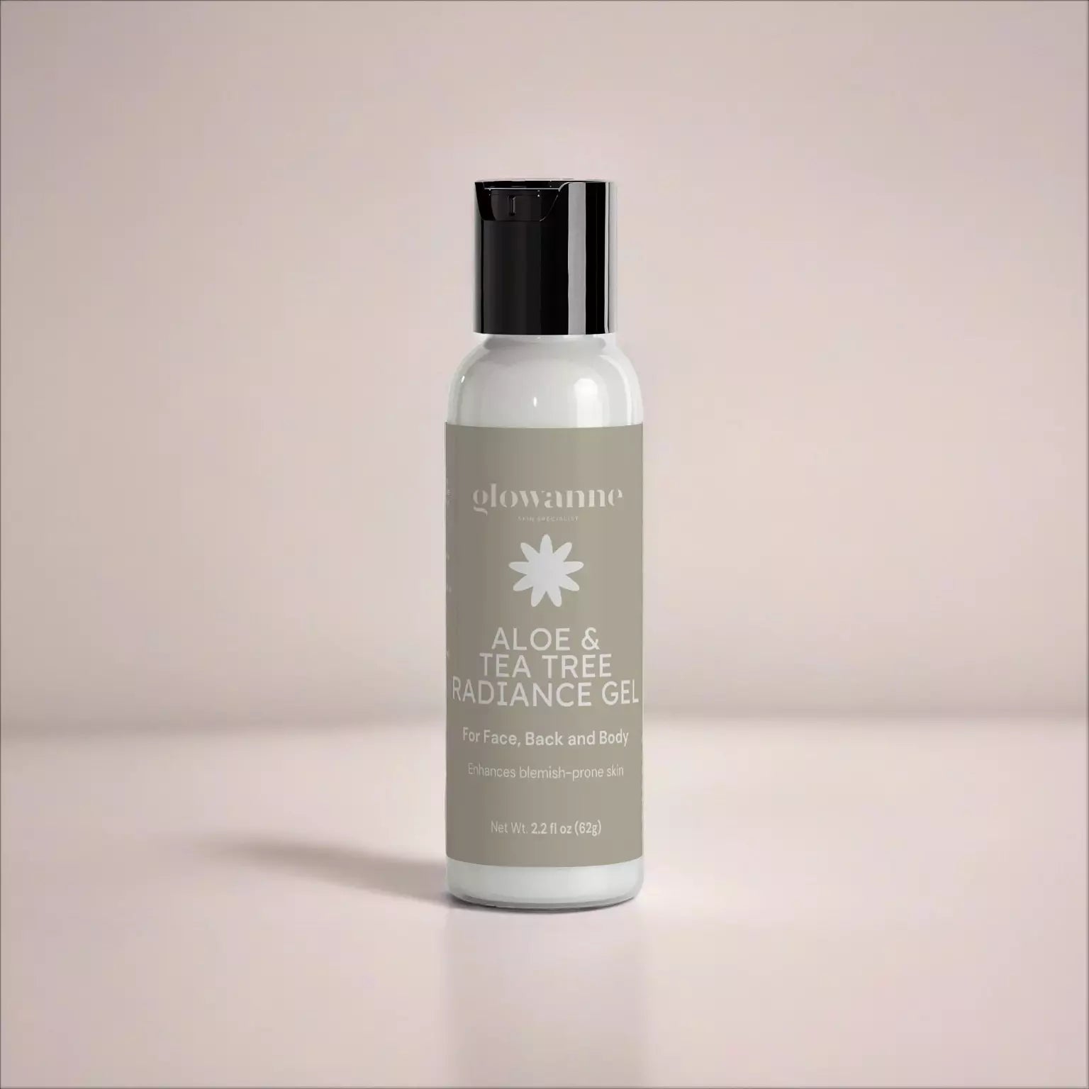 Soothing gel with aloe and tea tree to calm irritation and refresh combination skin.